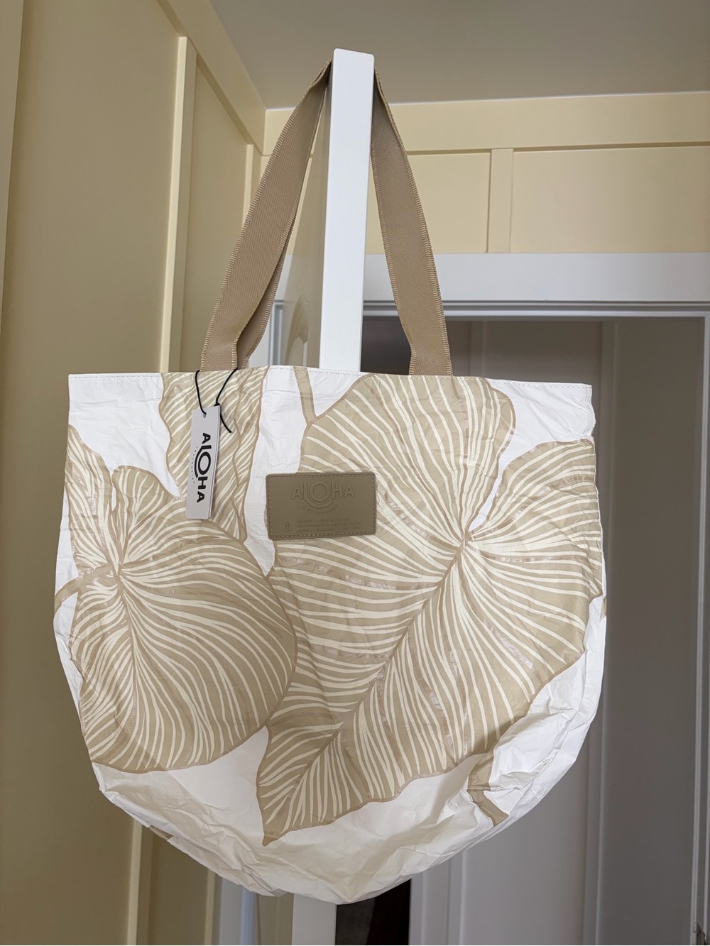 ALOHA COLLECTION NWT Daytripper Tote Bag